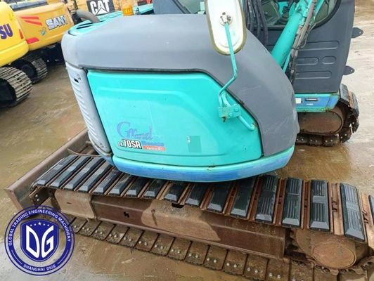 Sk70 효율적인 냉각 시스템으로 사용 된 Kobelco 7 톤 발굴기
