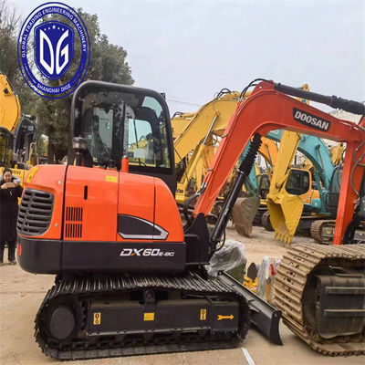 DX60E-9C 사용 된 Doosan 6 톤 발굴기 하이드로릭 머신