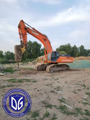 사용 된 Doosan DX500LC 50 톤 발굴기