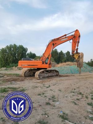 사용 된 Doosan DX500LC 50 톤 발굴기