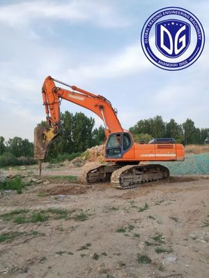 사용 된 Doosan DX500LC 50 톤 발굴기