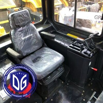 중국 핫 판매 사용 된 Shantui SD32 볼도저 고전력 Shantui 320HP 중량 건설 기계 재고