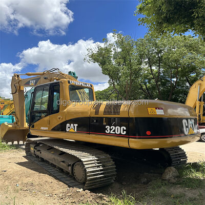 중고 Caterpillar 320C 20t 발굴기 최고의 가격으로 재고 중 견고하고 강력한 발굴기 판매